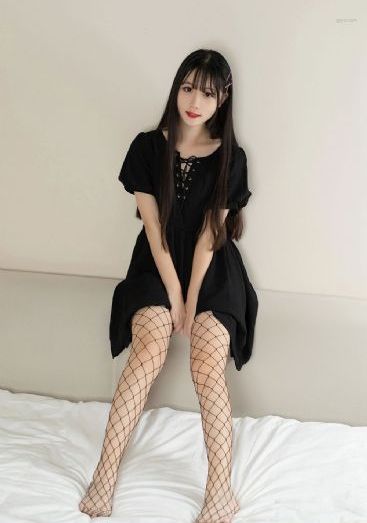 她扒下内裤让我爽了一夜动漫